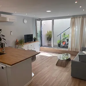 Modern By The Airport-ifema Pensión Madrid